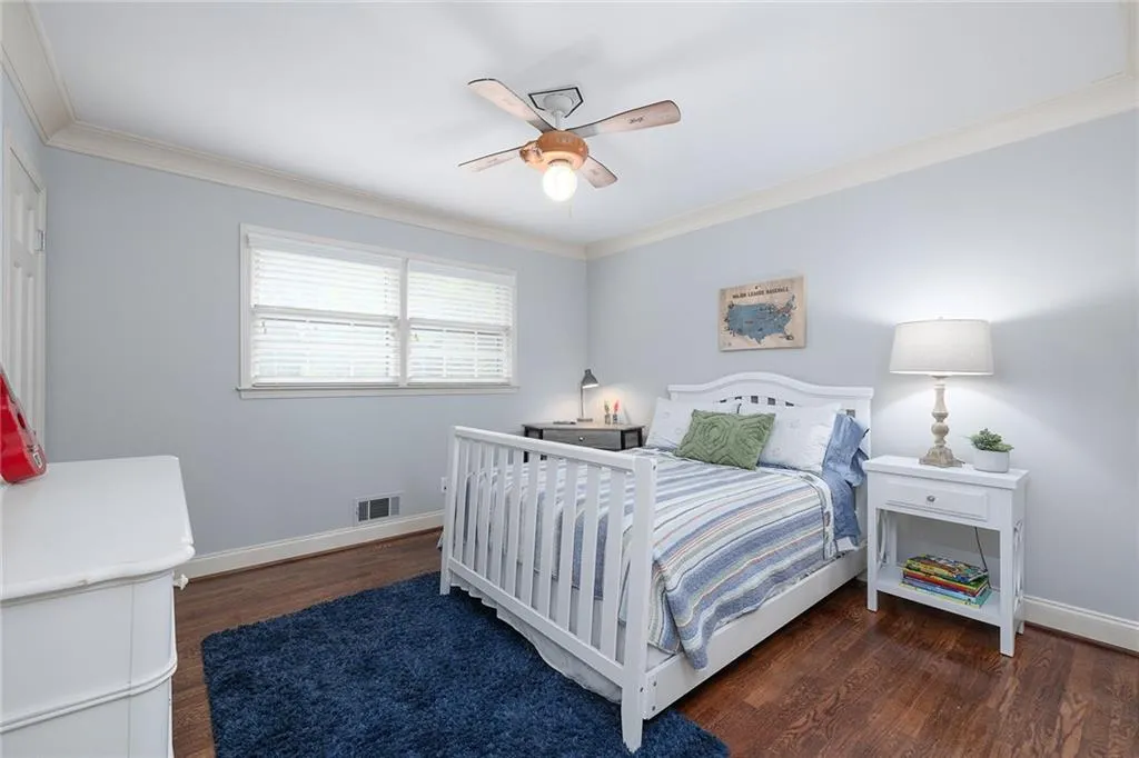 890 Edgewater Trail, Sandy Springs, Georgia 30328, 4 Bedrooms Bedrooms, ,3 BathroomsBathrooms,Residential,Sold,890 Edgewater Trail,7044438