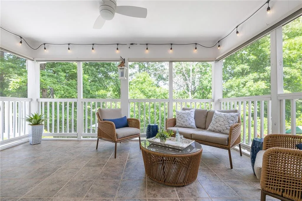 890 Edgewater Trail, Sandy Springs, Georgia 30328, 4 Bedrooms Bedrooms, ,3 BathroomsBathrooms,Residential,Sold,890 Edgewater Trail,7044438