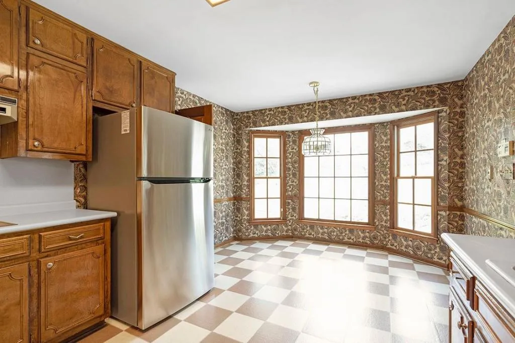 24 Brandon Ridge Drive, Sandy Springs, Georgia 30328, 4 Bedrooms Bedrooms, ,2 BathroomsBathrooms,Residential,Sold,24 Brandon Ridge Drive,7024082