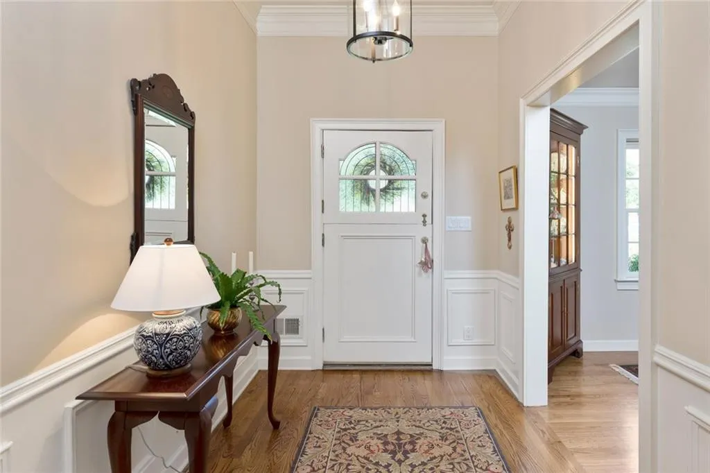4770 Powers Ferry Road, Sandy Springs, Georgia 30327, 5 Bedrooms Bedrooms, ,4 BathroomsBathrooms,Residential,Sold,4770 Powers Ferry Road,5861163