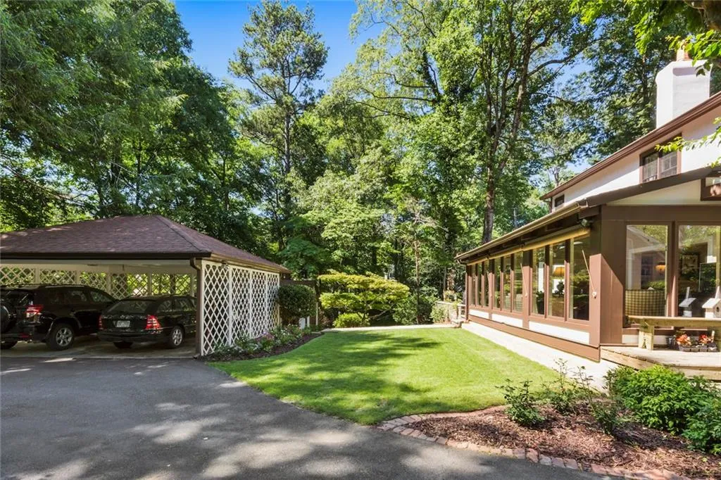 4770 Powers Ferry Road, Sandy Springs, Georgia 30327, 5 Bedrooms Bedrooms, ,4 BathroomsBathrooms,Residential,Sold,4770 Powers Ferry Road,5861163
