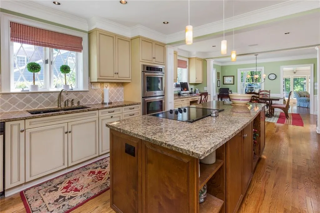 4770 Powers Ferry Road, Sandy Springs, Georgia 30327, 5 Bedrooms Bedrooms, ,4 BathroomsBathrooms,Residential,Sold,4770 Powers Ferry Road,5861163