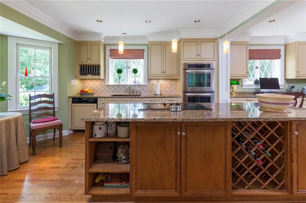 4770 Powers Ferry Road, Sandy Springs, Georgia 30327, 5 Bedrooms Bedrooms, ,4 BathroomsBathrooms,Residential,Sold,4770 Powers Ferry Road,5861163