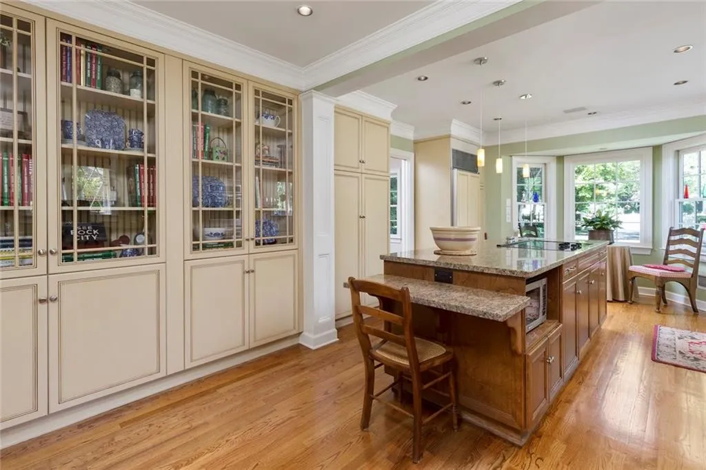 4770 Powers Ferry Road, Sandy Springs, Georgia 30327, 5 Bedrooms Bedrooms, ,4 BathroomsBathrooms,Residential,Sold,4770 Powers Ferry Road,5861163