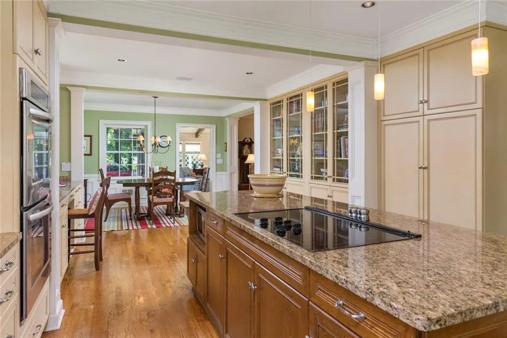 4770 Powers Ferry Road, Sandy Springs, Georgia 30327, 5 Bedrooms Bedrooms, ,4 BathroomsBathrooms,Residential,Sold,4770 Powers Ferry Road,5861163