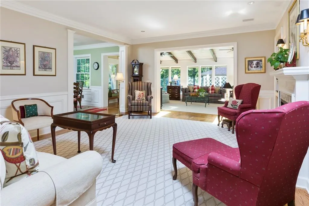 4770 Powers Ferry Road, Sandy Springs, Georgia 30327, 5 Bedrooms Bedrooms, ,4 BathroomsBathrooms,Residential,Sold,4770 Powers Ferry Road,5861163