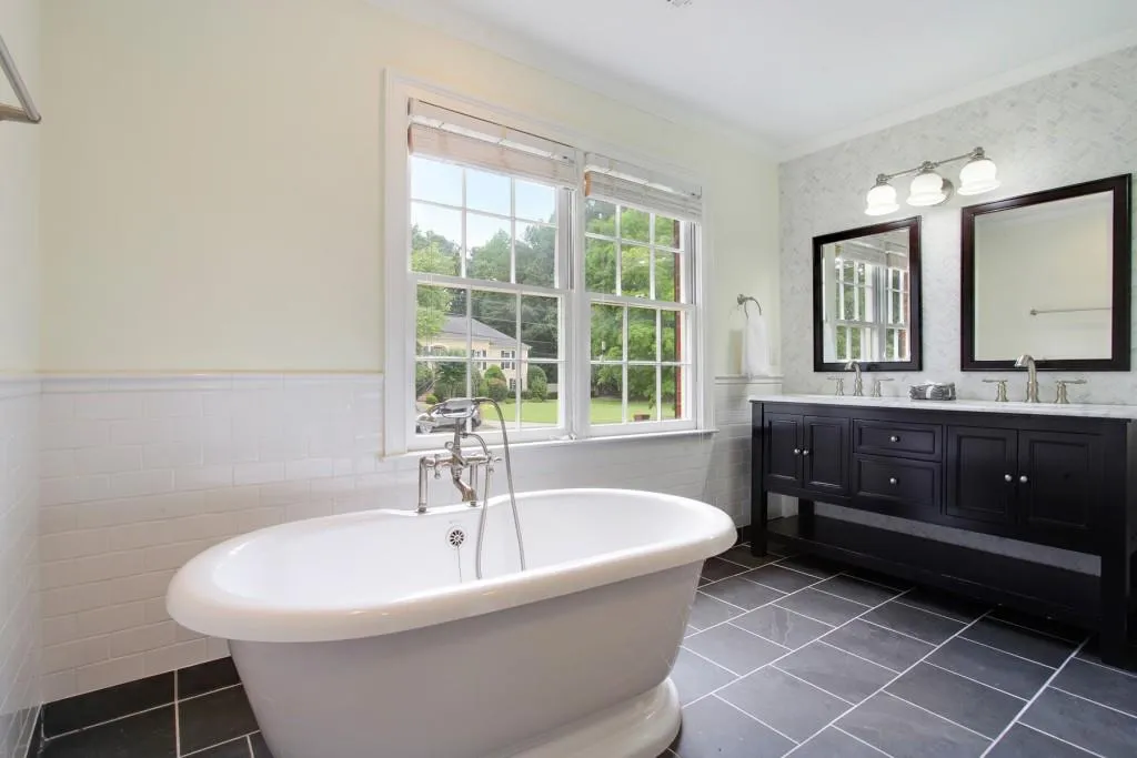 6990 Northgreen Drive, Atlanta, Georgia 30328, 4 Bedrooms Bedrooms, ,3 BathroomsBathrooms,Residential,Sold,6990 Northgreen Drive,6022956