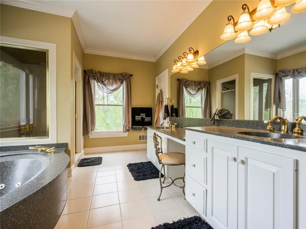 265 Gold Creek Court, Sandy Springs, Georgia 30350, 5 Bedrooms Bedrooms, ,4 BathroomsBathrooms,Residential,Sold,265 Gold Creek Court,5677714