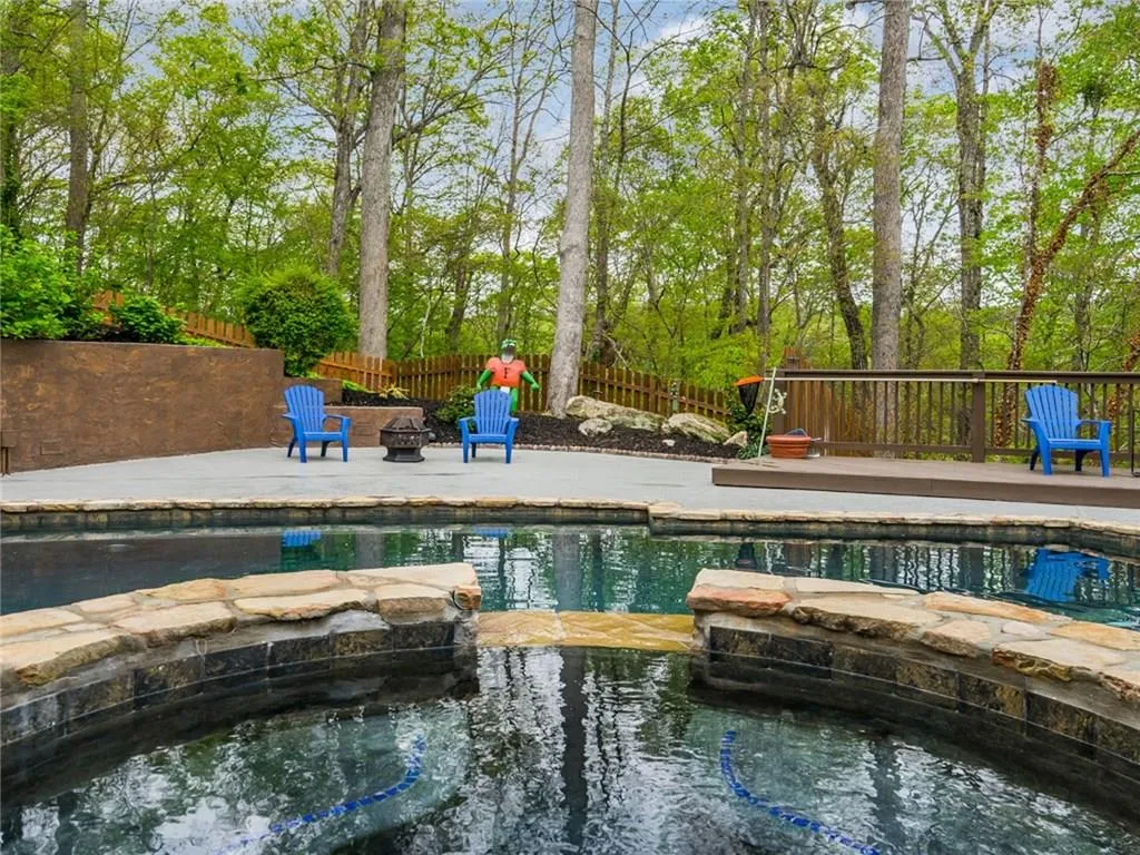 265 Gold Creek Court, Sandy Springs, Georgia 30350, 5 Bedrooms Bedrooms, ,4 BathroomsBathrooms,Residential,Sold,265 Gold Creek Court,5677714