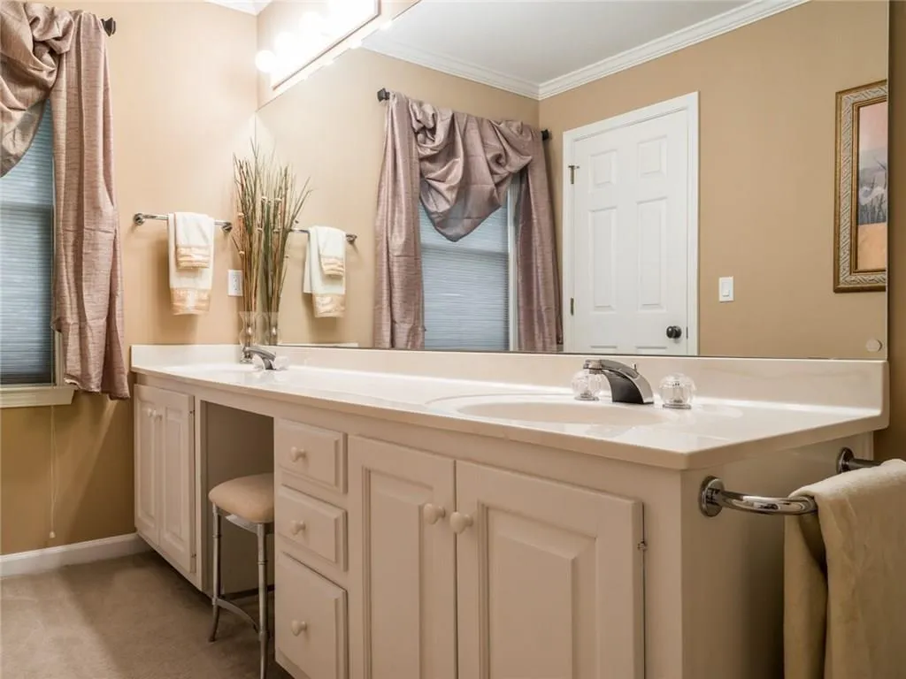 265 Gold Creek Court, Sandy Springs, Georgia 30350, 5 Bedrooms Bedrooms, ,4 BathroomsBathrooms,Residential,Sold,265 Gold Creek Court,5677714