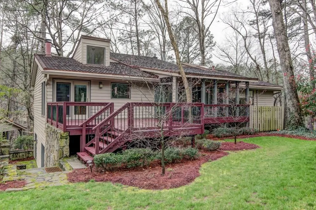 220 River Court Parkway, Sandy Springs, Georgia 30328, 4 Bedrooms Bedrooms, ,5 BathroomsBathrooms,Residential,Sold,220 River Court Parkway,5983628