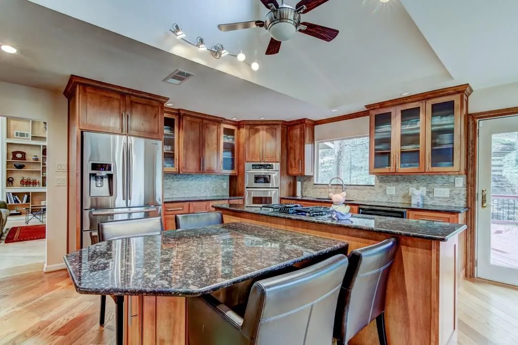 220 River Court Parkway, Sandy Springs, Georgia 30328, 4 Bedrooms Bedrooms, ,5 BathroomsBathrooms,Residential,Sold,220 River Court Parkway,5983628