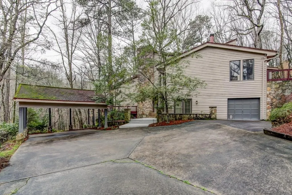 220 River Court Parkway, Sandy Springs, Georgia 30328, 4 Bedrooms Bedrooms, ,5 BathroomsBathrooms,Residential,Sold,220 River Court Parkway,5983628