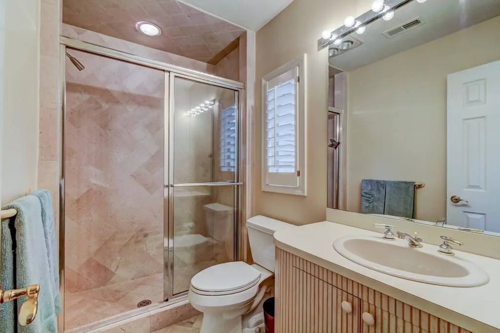 220 River Court Parkway, Sandy Springs, Georgia 30328, 4 Bedrooms Bedrooms, ,5 BathroomsBathrooms,Residential,Sold,220 River Court Parkway,5983628
