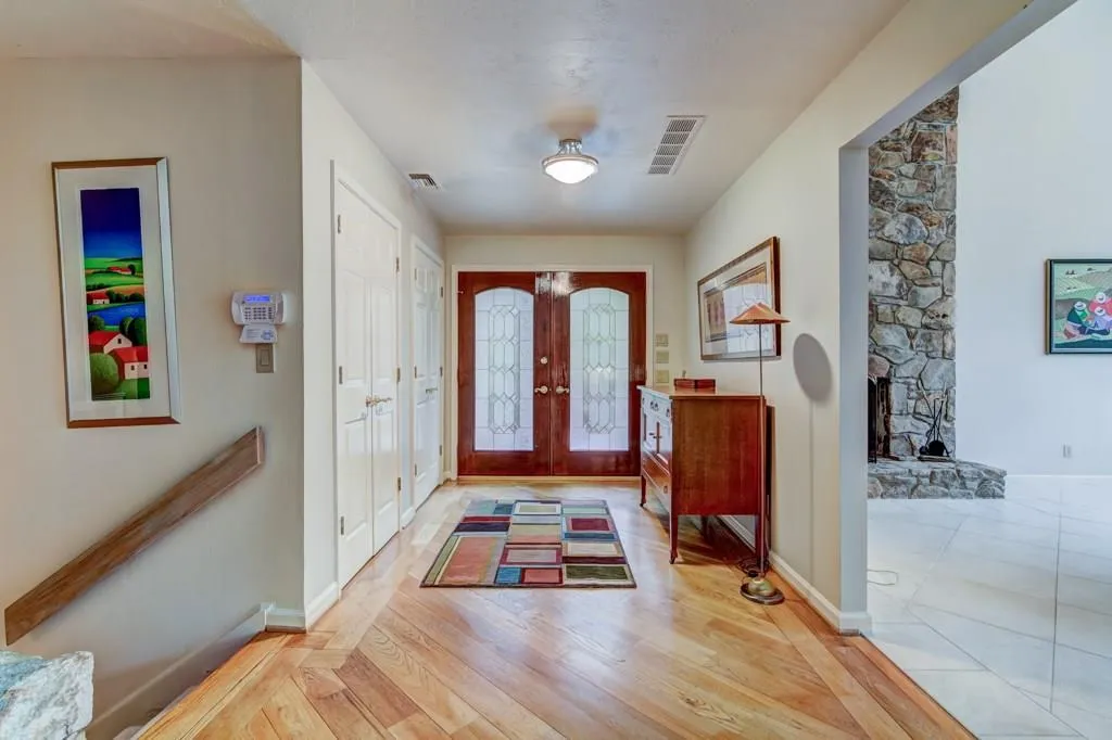 220 River Court Parkway, Sandy Springs, Georgia 30328, 4 Bedrooms Bedrooms, ,5 BathroomsBathrooms,Residential,Sold,220 River Court Parkway,5983628