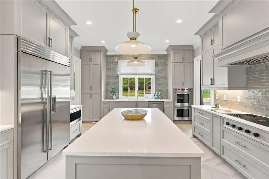 Stunning gourmet kitchen