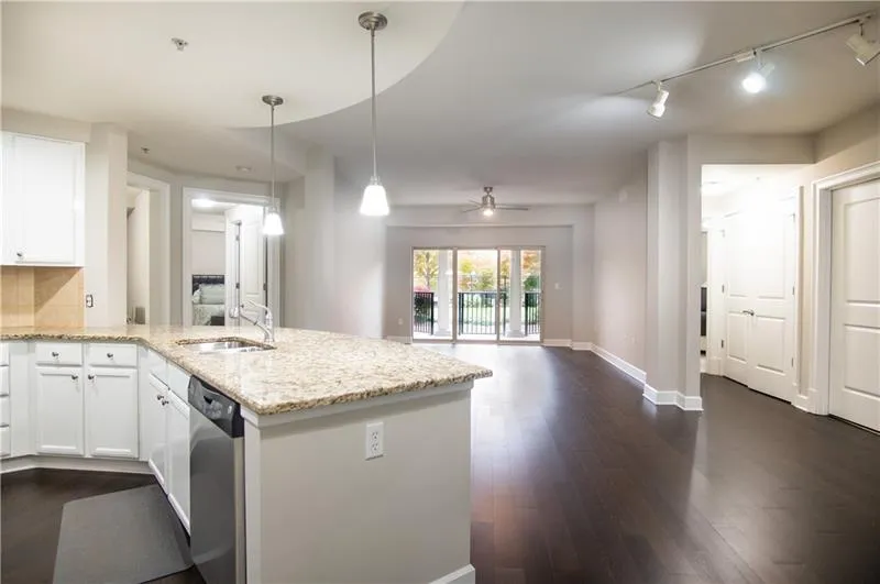 200 River Vista Drive Unit 118, Atlanta, Georgia 30339, 2 Bedrooms Bedrooms, ,2 BathroomsBathrooms,Residential,Sold,200 River Vista Drive Unit 118,6645860