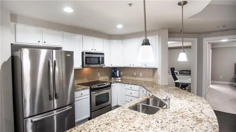 200 River Vista Drive Unit 118, Atlanta, Georgia 30339, 2 Bedrooms Bedrooms, ,2 BathroomsBathrooms,Residential,Sold,200 River Vista Drive Unit 118,6645860
