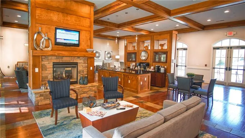 200 River Vista Drive Unit 118, Atlanta, Georgia 30339, 2 Bedrooms Bedrooms, ,2 BathroomsBathrooms,Residential,Sold,200 River Vista Drive Unit 118,6645860