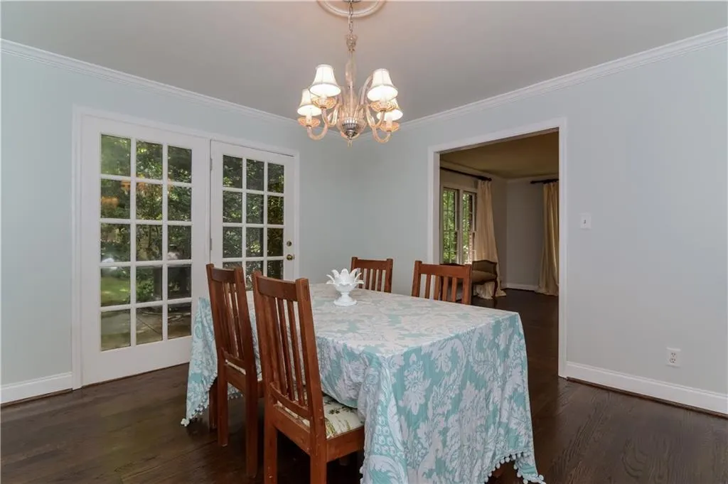7170 Riverside Way, Sandy Springs, Georgia 30328, 5 Bedrooms Bedrooms, ,3 BathroomsBathrooms,Residential,Sold,7170 Riverside Way,5695041