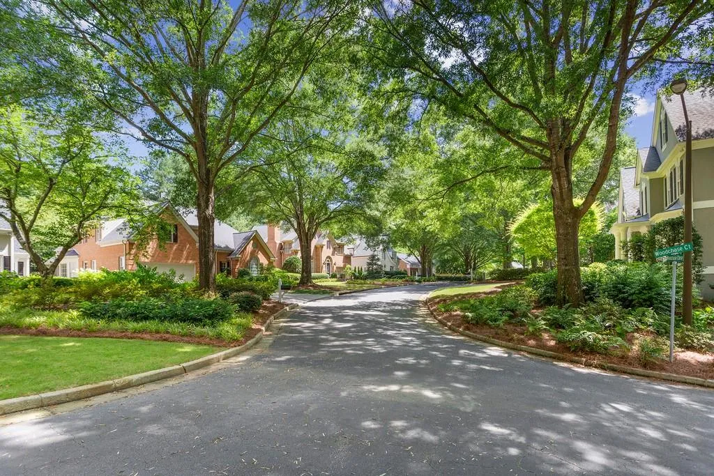 215 Woodchase Close Ne, Sandy Springs, Georgia 30319, 4 Bedrooms Bedrooms, ,4 BathroomsBathrooms,Residential,Sold,215 Woodchase Close Ne,6797364