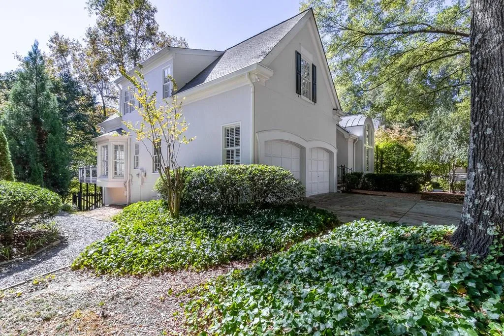215 Woodchase Close Ne, Sandy Springs, Georgia 30319, 4 Bedrooms Bedrooms, ,4 BathroomsBathrooms,Residential,Sold,215 Woodchase Close Ne,6797364