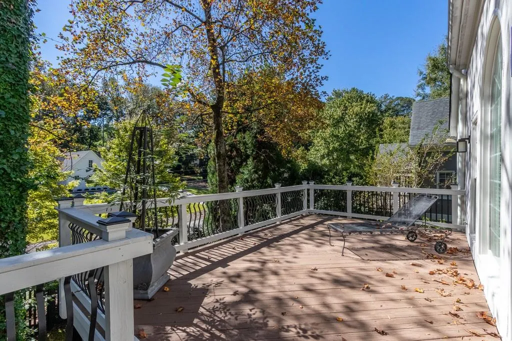 215 Woodchase Close Ne, Sandy Springs, Georgia 30319, 4 Bedrooms Bedrooms, ,4 BathroomsBathrooms,Residential,Sold,215 Woodchase Close Ne,6797364