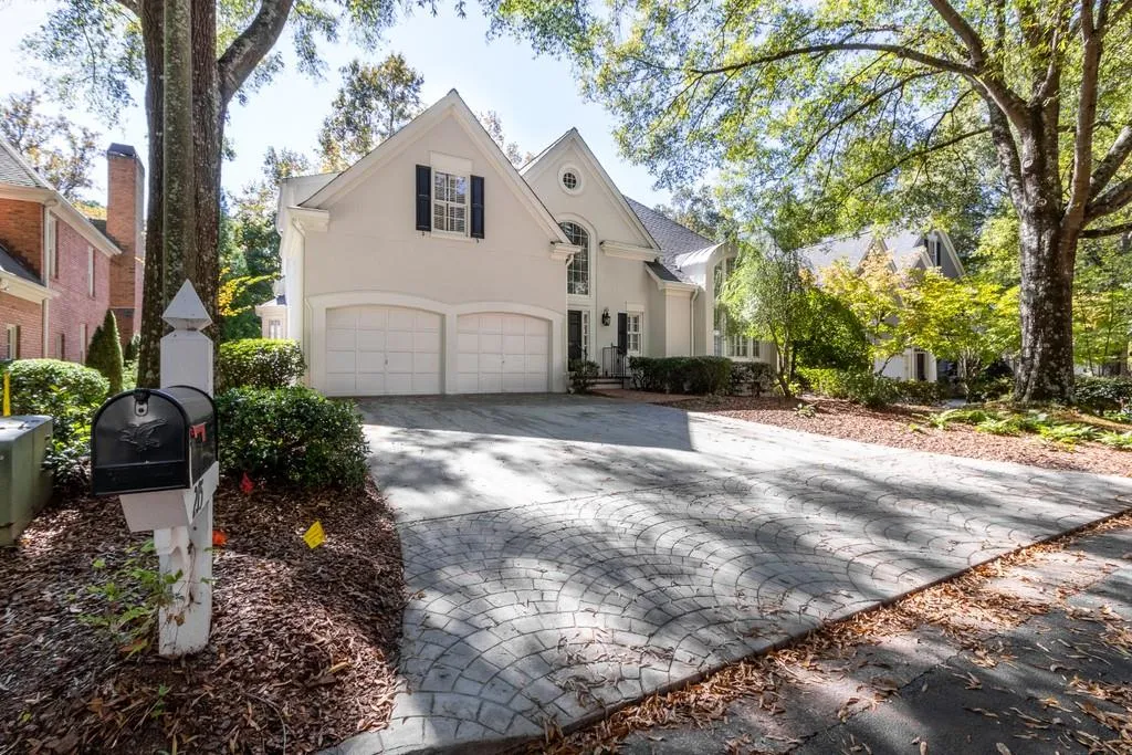 215 Woodchase Close Ne, Sandy Springs, Georgia 30319, 4 Bedrooms Bedrooms, ,4 BathroomsBathrooms,Residential,Sold,215 Woodchase Close Ne,6797364