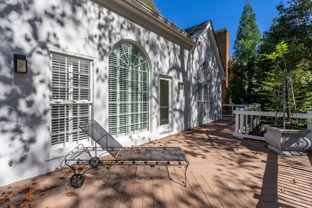 215 Woodchase Close Ne, Sandy Springs, Georgia 30319, 4 Bedrooms Bedrooms, ,4 BathroomsBathrooms,Residential,Sold,215 Woodchase Close Ne,6797364