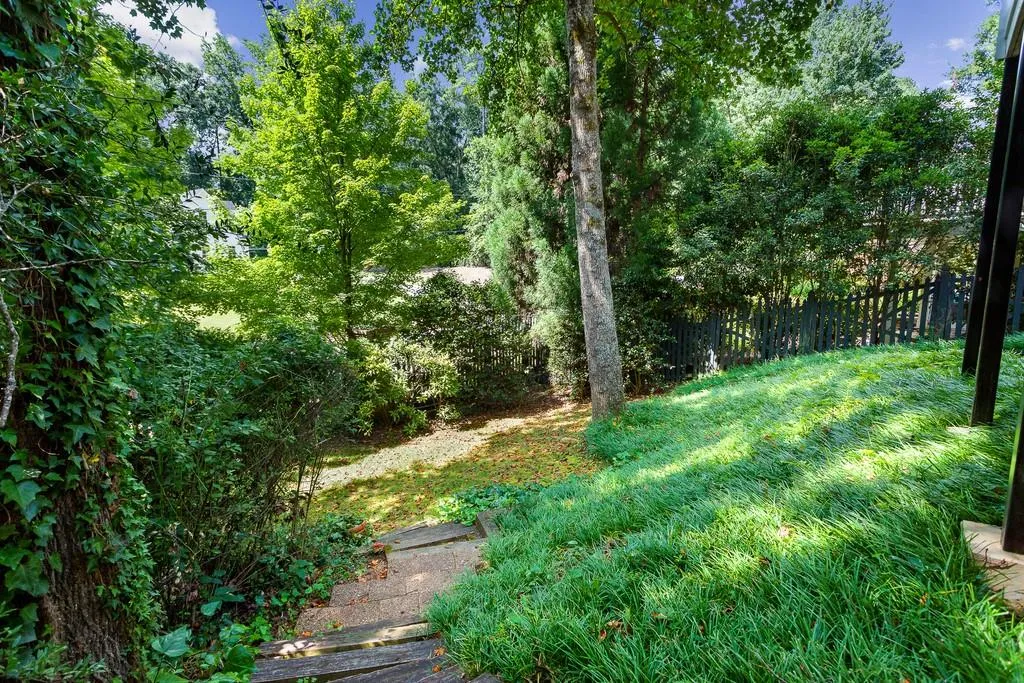 215 Woodchase Close Ne, Sandy Springs, Georgia 30319, 4 Bedrooms Bedrooms, ,4 BathroomsBathrooms,Residential,Sold,215 Woodchase Close Ne,6797364
