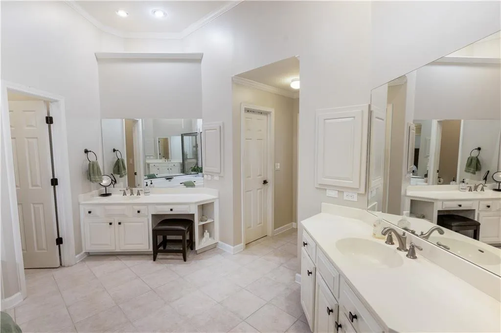 5710 Cameron Hall Place, Sandy Springs, Georgia 30328, 5 Bedrooms Bedrooms, ,3 BathroomsBathrooms,Residential,For Sale,5710 Cameron Hall Place,7626920