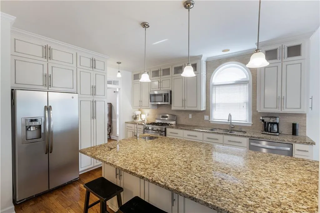 5710 Cameron Hall Place, Sandy Springs, Georgia 30328, 5 Bedrooms Bedrooms, ,3 BathroomsBathrooms,Residential,For Sale,5710 Cameron Hall Place,7626920