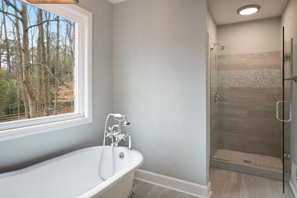 525 Valley Hall Drive, Sandy Springs, Georgia 30350, 7 Bedrooms Bedrooms, ,5 BathroomsBathrooms,Residential,Sold,525 Valley Hall Drive,6671431
