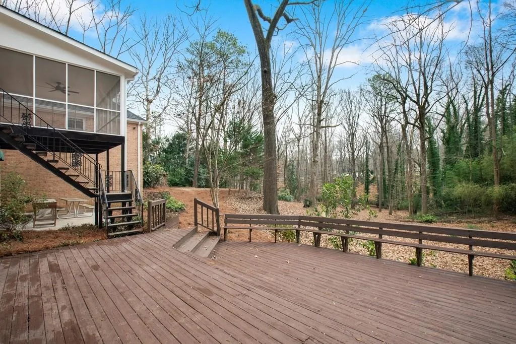 525 Valley Hall Drive, Sandy Springs, Georgia 30350, 7 Bedrooms Bedrooms, ,5 BathroomsBathrooms,Residential,Sold,525 Valley Hall Drive,6671431