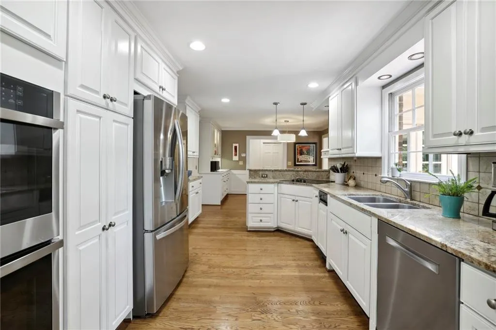 7620 Brigham Drive, Sandy Springs, Georgia 30350, 6 Bedrooms Bedrooms, ,5 BathroomsBathrooms,Residential,Sold,7620 Brigham Drive,7243109