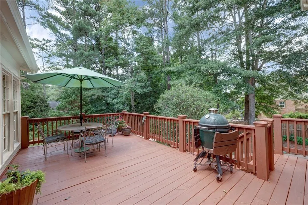 7620 Brigham Drive, Sandy Springs, Georgia 30350, 6 Bedrooms Bedrooms, ,5 BathroomsBathrooms,Residential,Sold,7620 Brigham Drive,7243109