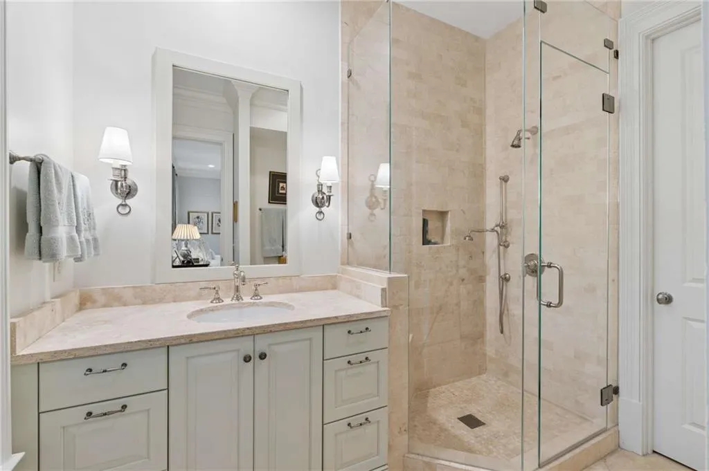 39 W Wesley Road Nw Unit 1, Atlanta, Georgia 30305, 4 Bedrooms Bedrooms, 0 ,5 BathroomsBathrooms,Residential,For Sale,39 W Wesley Road Nw Unit 1,7811264