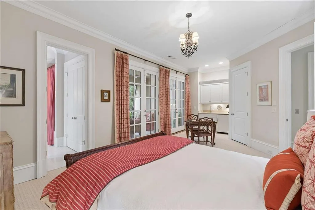 39 W Wesley Road Nw Unit 1, Atlanta, Georgia 30305, 4 Bedrooms Bedrooms, 0 ,5 BathroomsBathrooms,Residential,For Sale,39 W Wesley Road Nw Unit 1,7811264