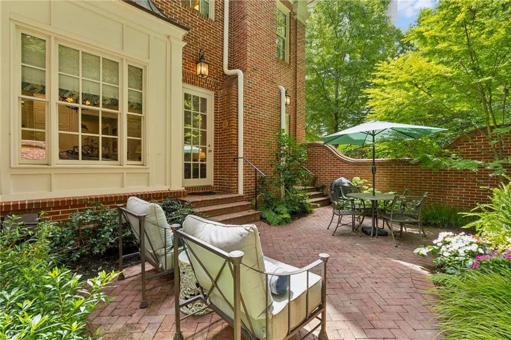39 W Wesley Road Nw Unit 1, Atlanta, Georgia 30305, 4 Bedrooms Bedrooms, 0 ,5 BathroomsBathrooms,Residential,For Sale,39 W Wesley Road Nw Unit 1,7811264