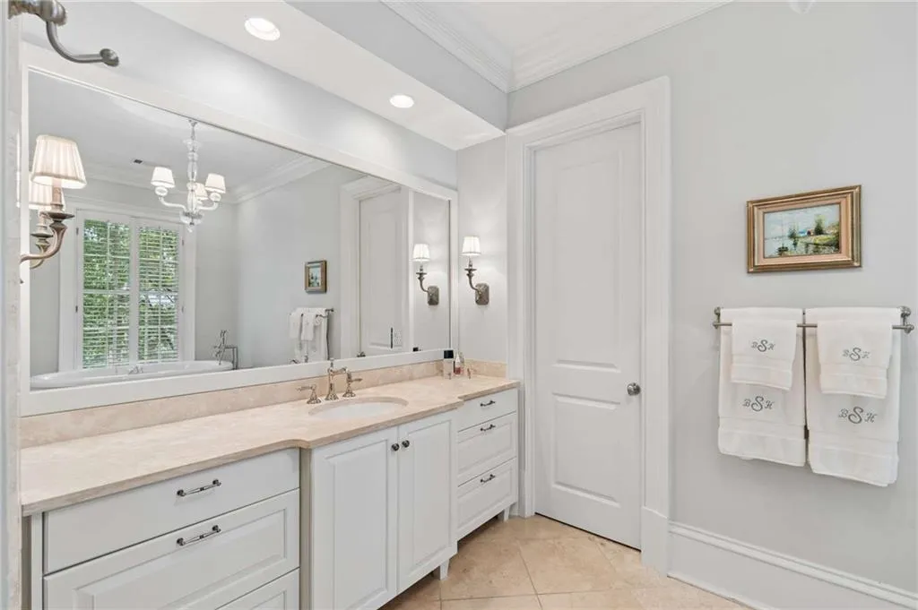 39 W Wesley Road Nw Unit 1, Atlanta, Georgia 30305, 4 Bedrooms Bedrooms, 0 ,5 BathroomsBathrooms,Residential,For Sale,39 W Wesley Road Nw Unit 1,7811264