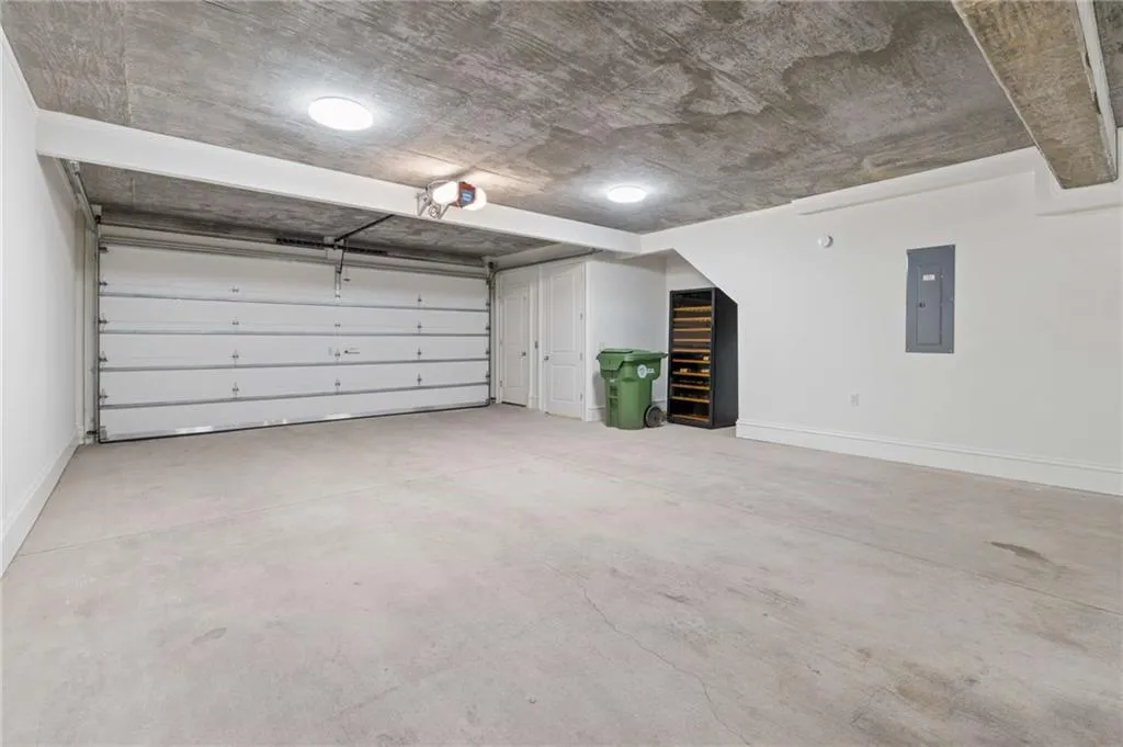 39 W Wesley Road Nw Unit 1, Atlanta, Georgia 30305, 4 Bedrooms Bedrooms, 0 ,5 BathroomsBathrooms,Residential,For Sale,39 W Wesley Road Nw Unit 1,7811264
