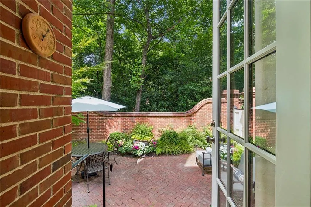 39 W Wesley Road Nw Unit 1, Atlanta, Georgia 30305, 4 Bedrooms Bedrooms, 0 ,5 BathroomsBathrooms,Residential,For Sale,39 W Wesley Road Nw Unit 1,7811264
