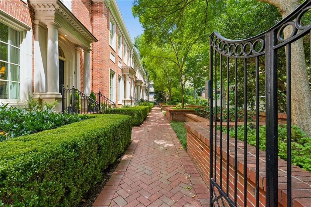 39 W Wesley Road Nw Unit 1, Atlanta, Georgia 30305, 4 Bedrooms Bedrooms, 0 ,5 BathroomsBathrooms,Residential,For Sale,39 W Wesley Road Nw Unit 1,7811264