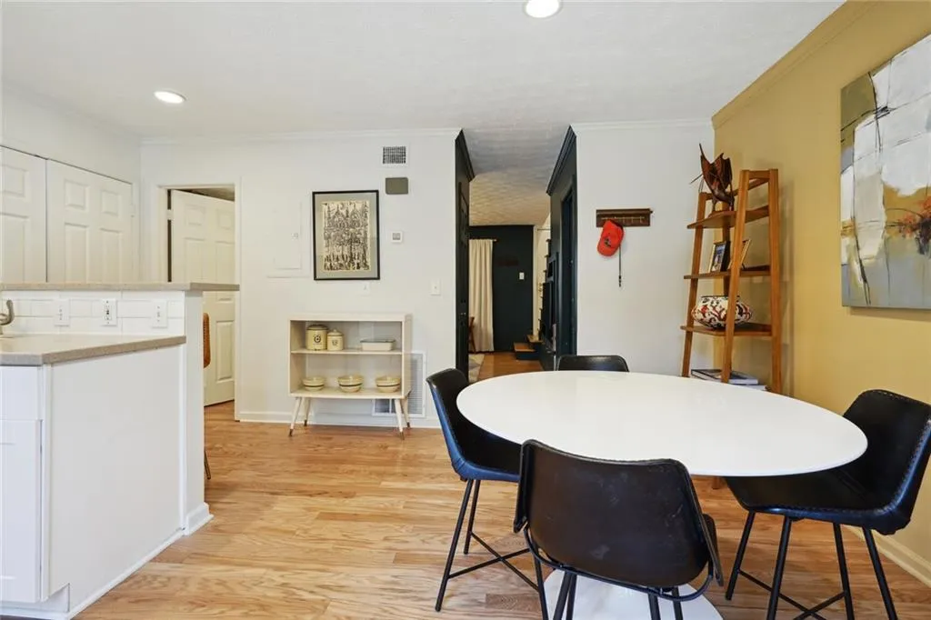 5 Arpege Way NW, Atlanta, Georgia 30327, 2 Bedrooms Bedrooms, ,2 BathroomsBathrooms,Residential,Sold,5 Arpege Way NW,7350742