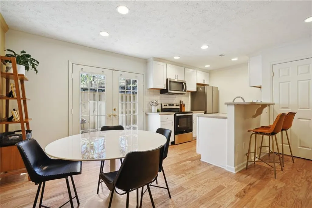 5 Arpege Way NW, Atlanta, Georgia 30327, 2 Bedrooms Bedrooms, ,2 BathroomsBathrooms,Residential,Sold,5 Arpege Way NW,7350742