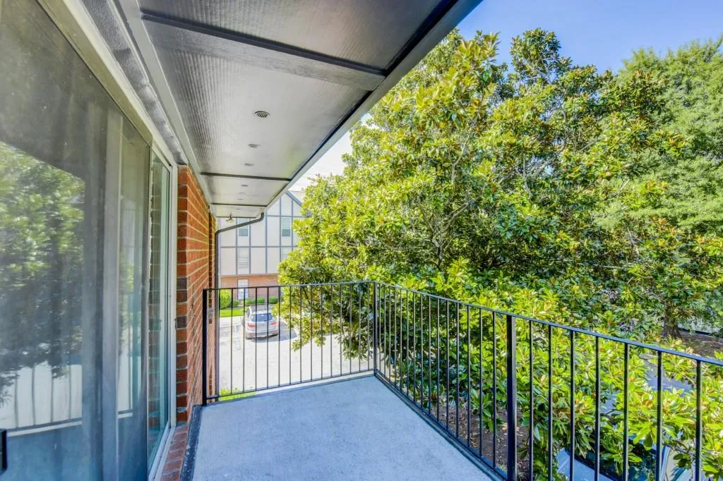 6851 Roswell Road Unit G10, Sandy Springs, Georgia 30328, 1 Bedroom Bedrooms, ,1 BathroomBathrooms,Residential,Sold,6851 Roswell Road Unit G10,6074769