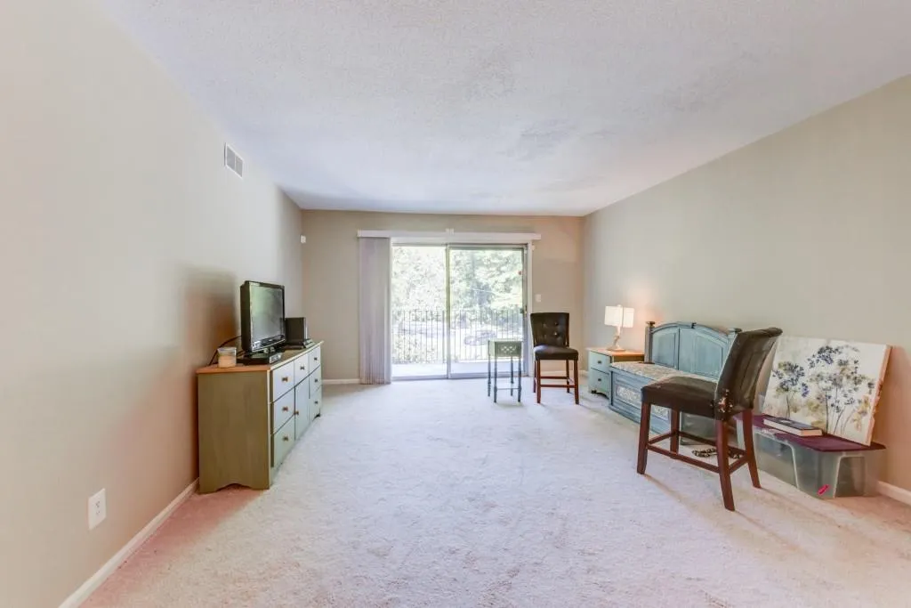 6851 Roswell Road Unit G10, Sandy Springs, Georgia 30328, 1 Bedroom Bedrooms, ,1 BathroomBathrooms,Residential,Sold,6851 Roswell Road Unit G10,6074769