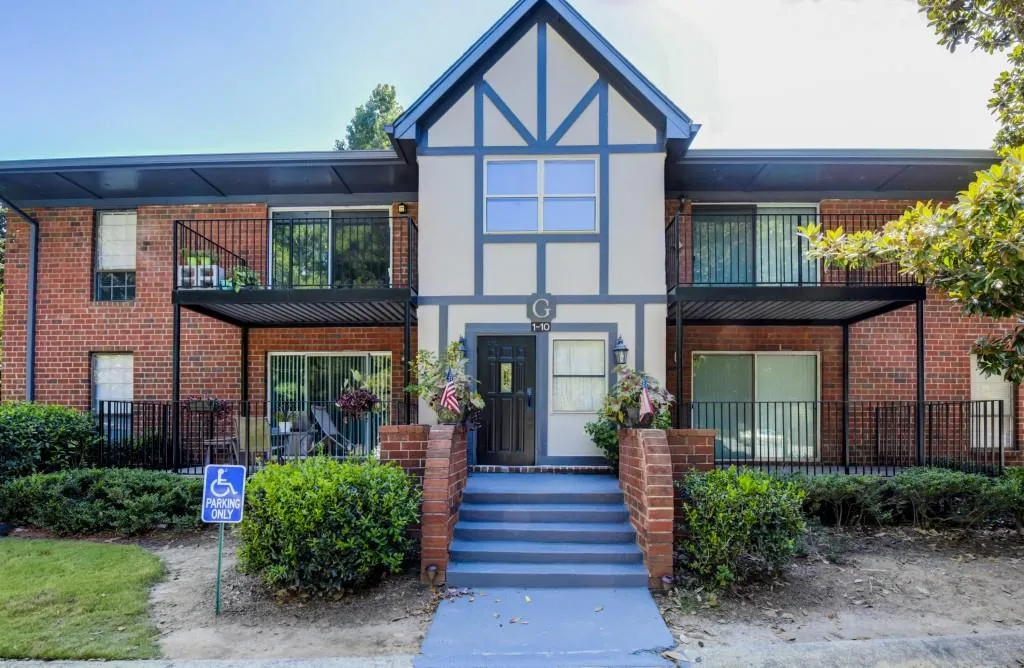 6851 Roswell Road Unit G10, Sandy Springs, Georgia 30328, 1 Bedroom Bedrooms, ,1 BathroomBathrooms,Residential,Sold,6851 Roswell Road Unit G10,6074769