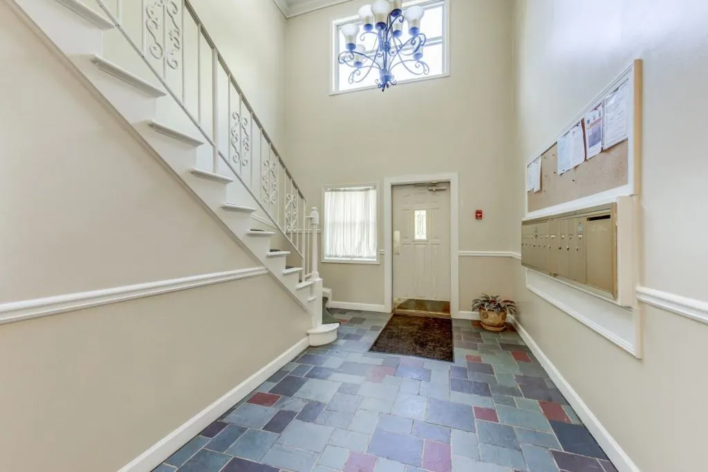 6851 Roswell Road Unit G10, Sandy Springs, Georgia 30328, 1 Bedroom Bedrooms, ,1 BathroomBathrooms,Residential,Sold,6851 Roswell Road Unit G10,6074769