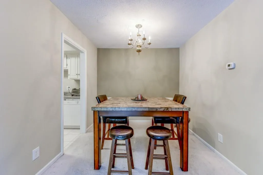 6851 Roswell Road Unit G10, Sandy Springs, Georgia 30328, 1 Bedroom Bedrooms, ,1 BathroomBathrooms,Residential,Sold,6851 Roswell Road Unit G10,6074769